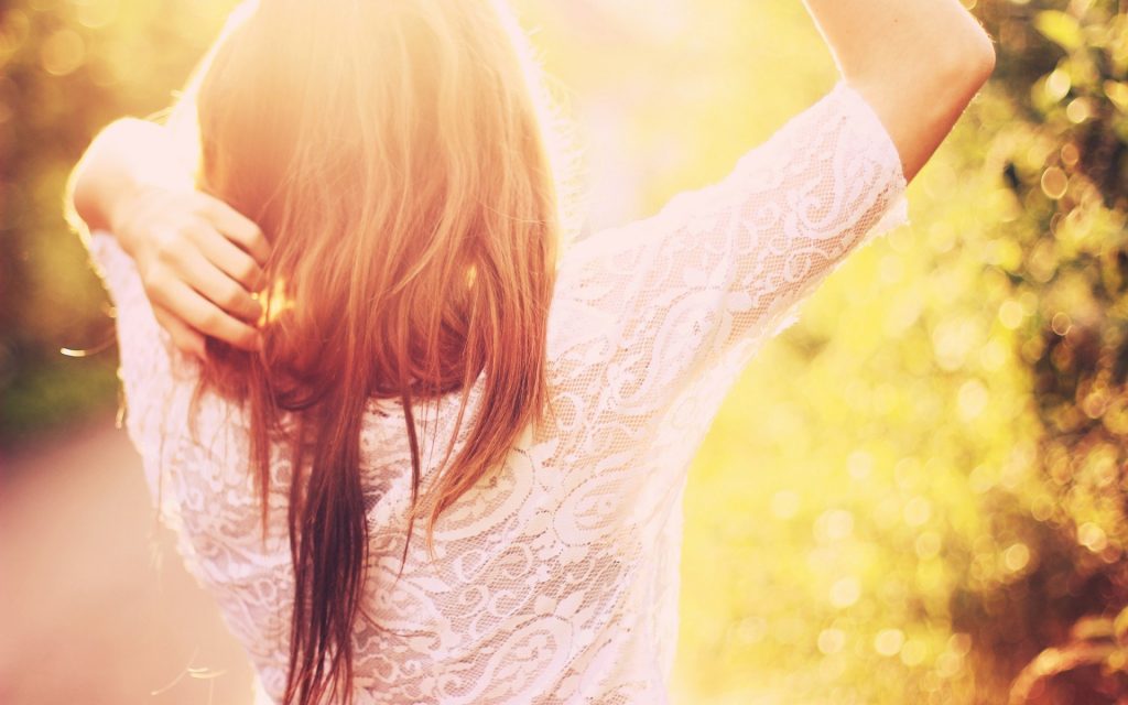 girl-sun-bokeh-hd-wallpaper