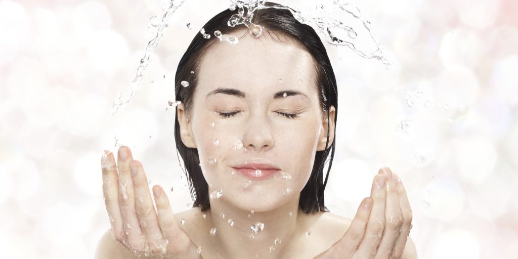 cuci muka dengan air dingin