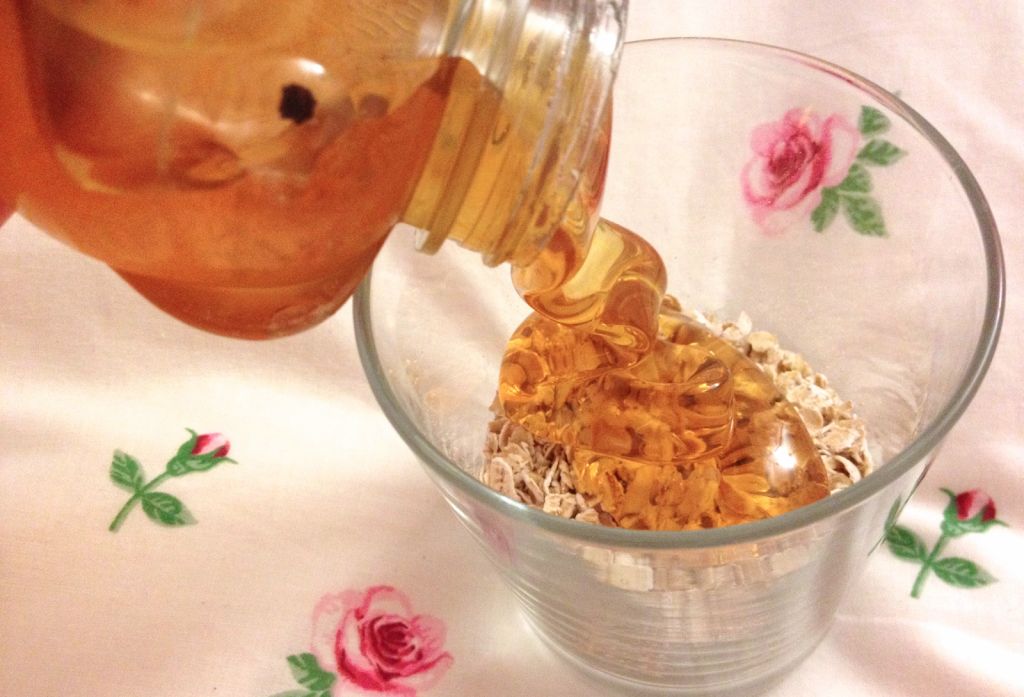 DIY : Masker Oatmeal Penyembuh Jerawat - Beauty Talk by